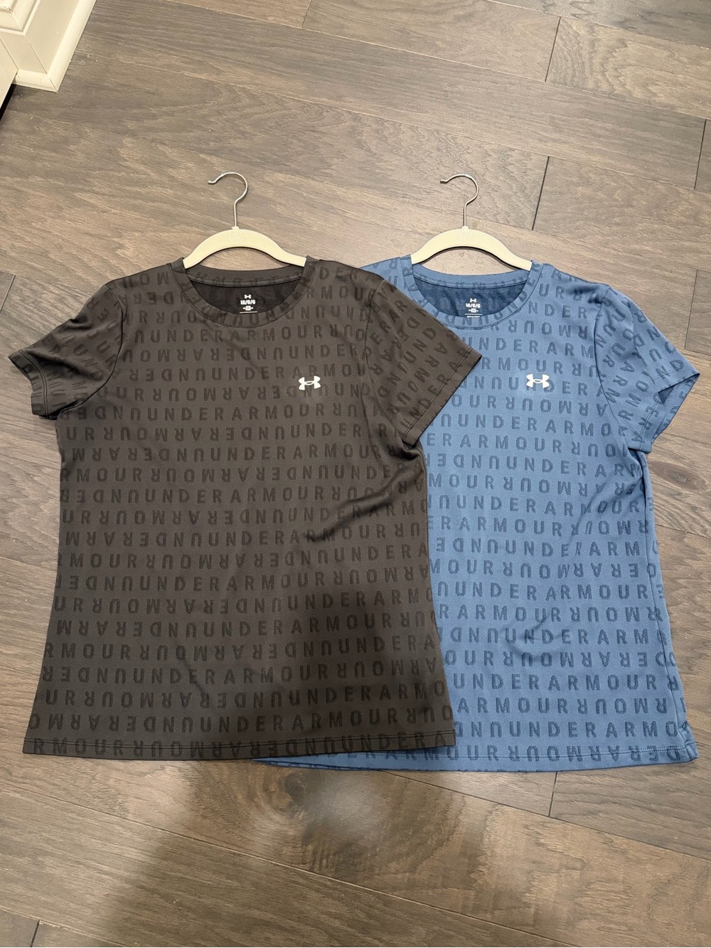 Under Armour Repeating Logo Tees - Black & Blue